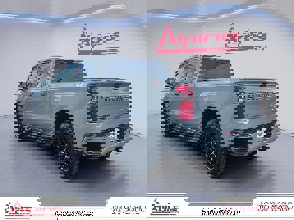 Used 2024 Chevrolet Silverado 1500 Custom image 3