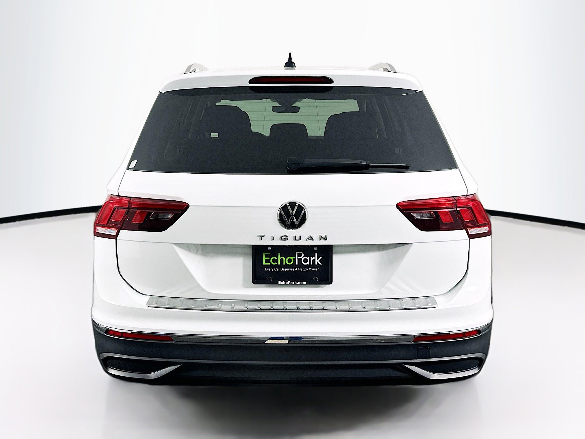 Used 2024 Volkswagen Tiguan Wolfsburg Edition image 7
