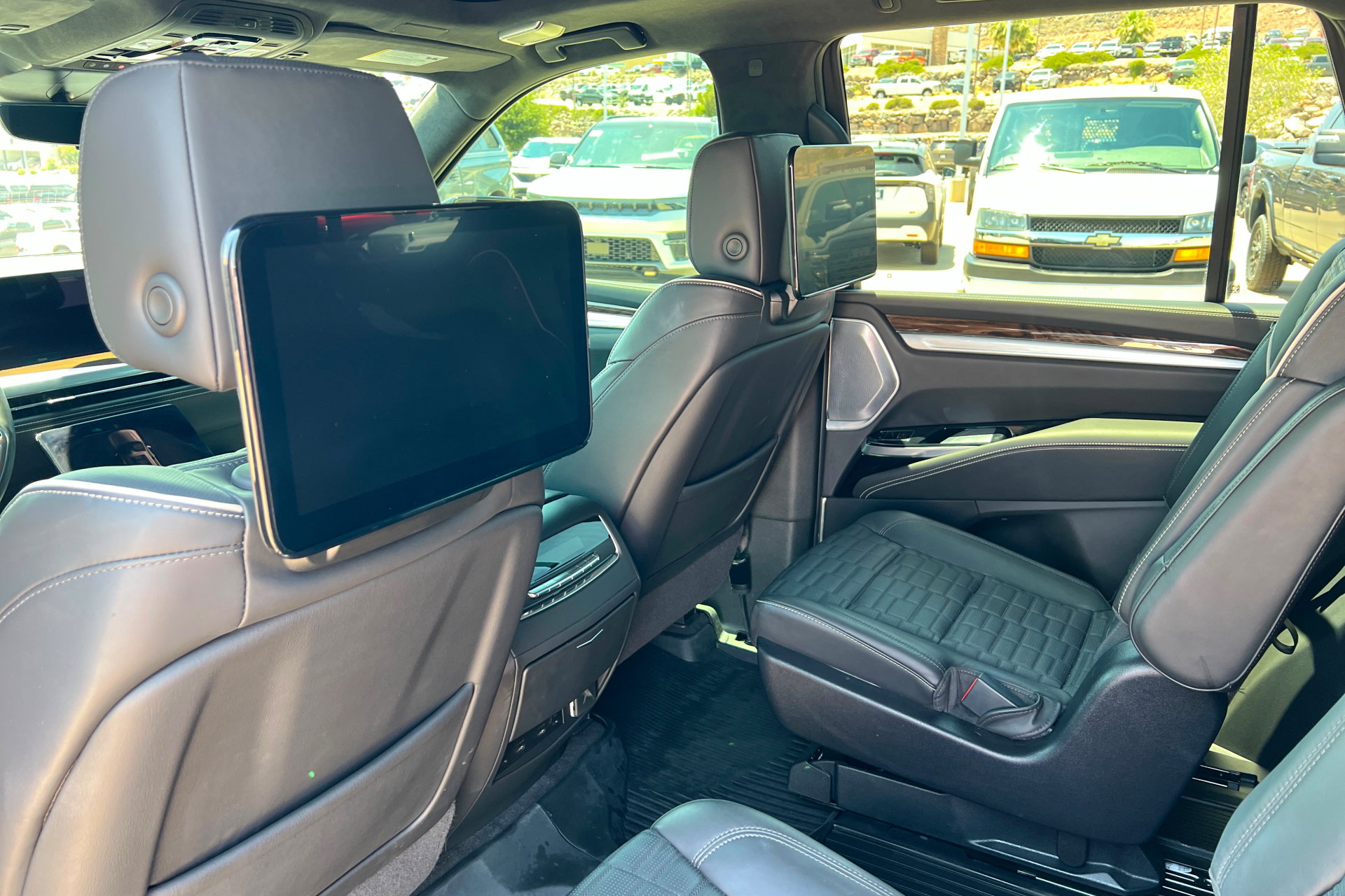 New 2025 Cadillac Escalade Sport Platinum w/ LPO, ONYX Package AWD/4WD image 20