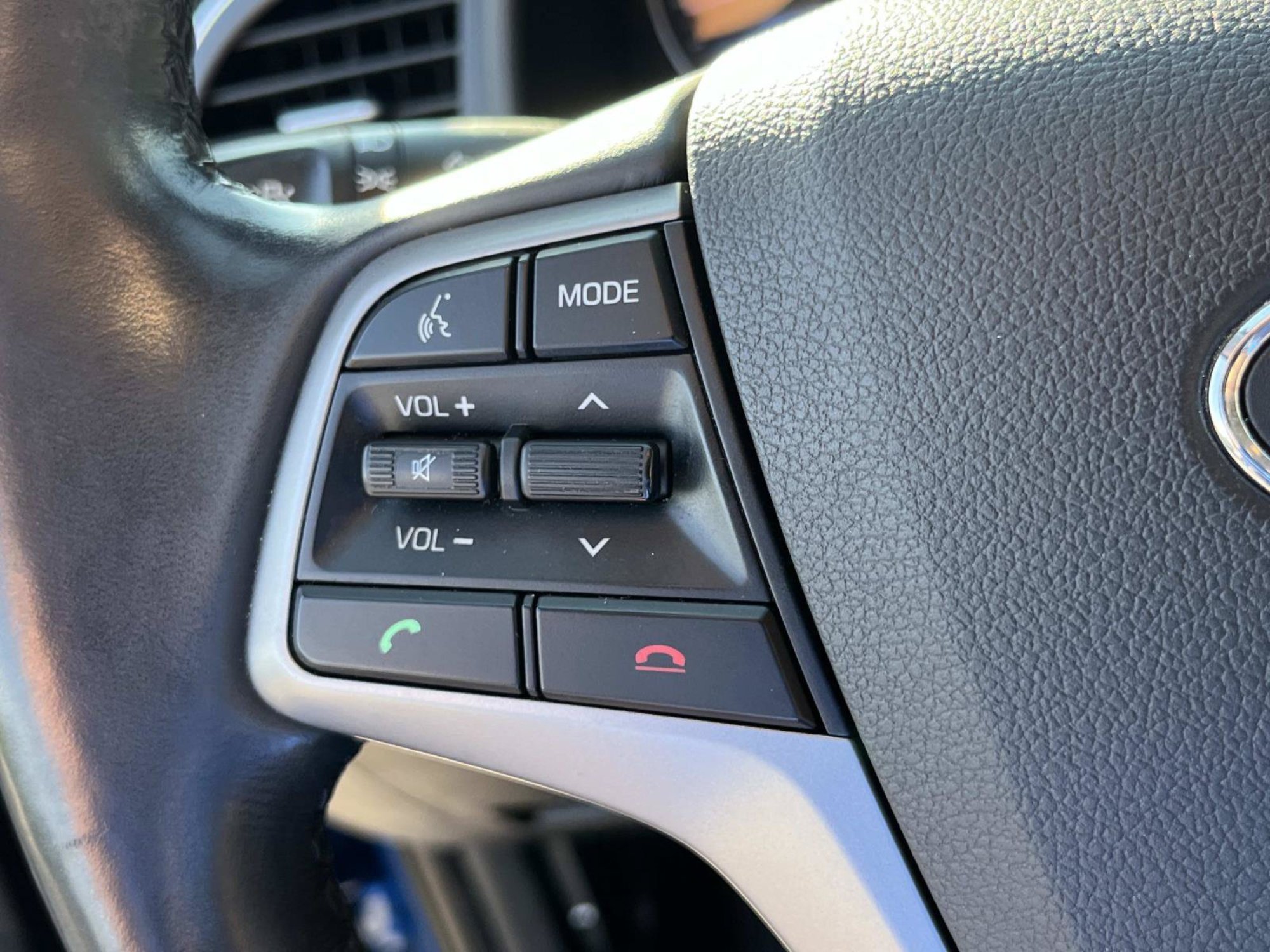 Used 2017 Hyundai Elantra Limited w/ Limited Tech Package 08 FWD image 26