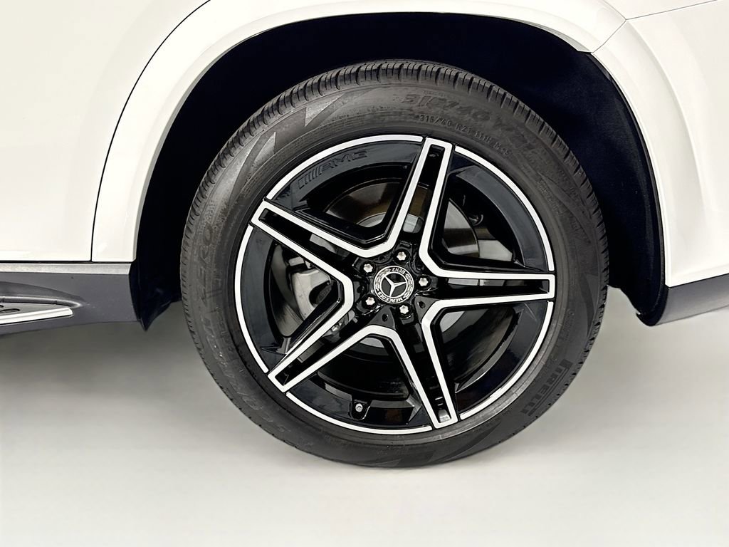 Certified 2025 Mercedes-Benz GLS 450 4MATIC image 32