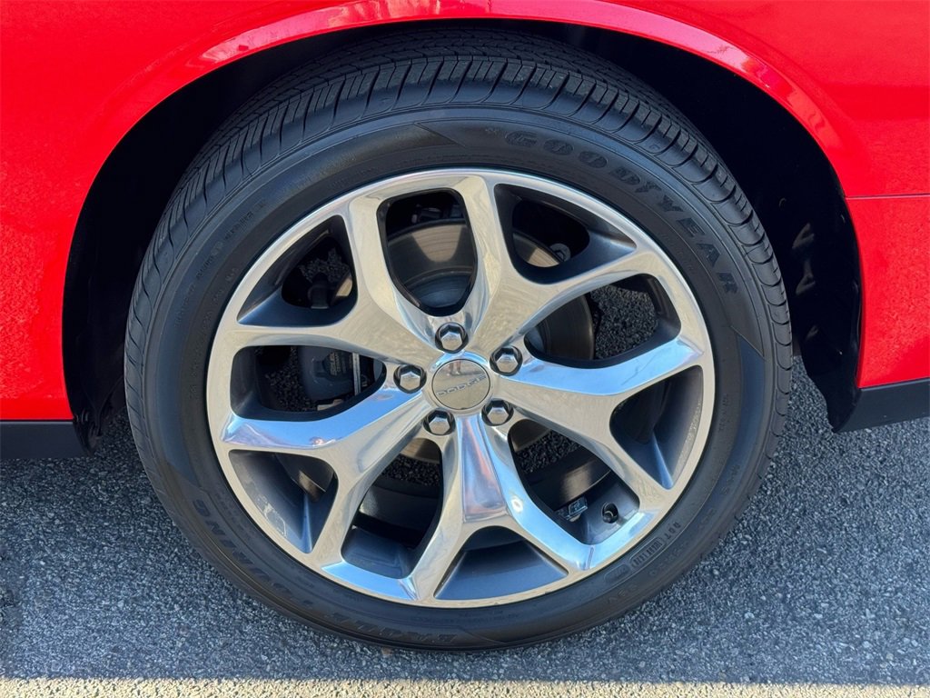 Used 2015 Dodge Challenger SXT Plus w/ Technology Group image 9