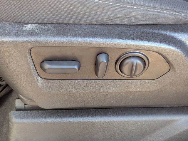 Used 2022 Chevrolet Silverado 2500 LT w/ Convenience Package image 23