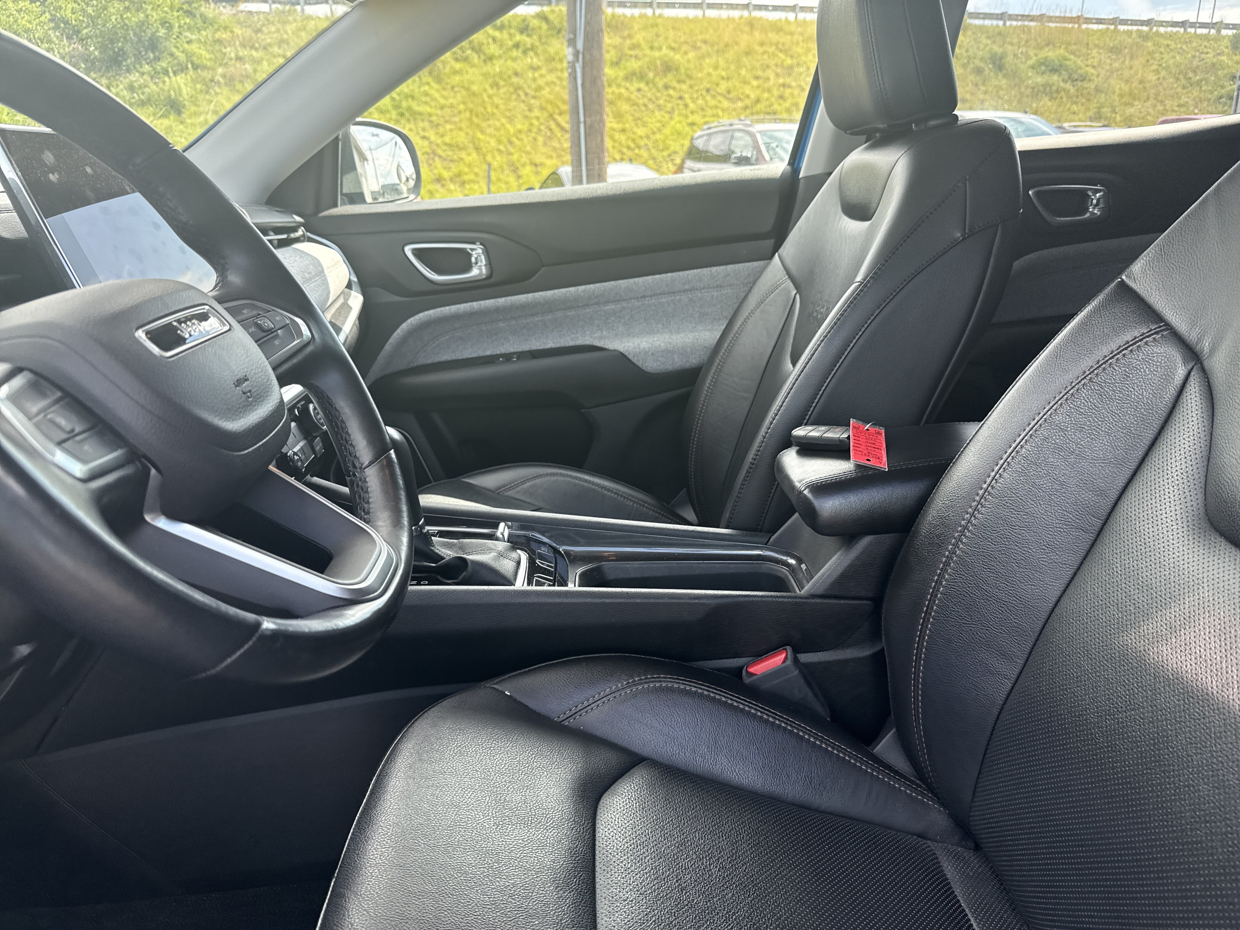 Used 2022 Jeep Compass Latitude AWD/4WD image 12