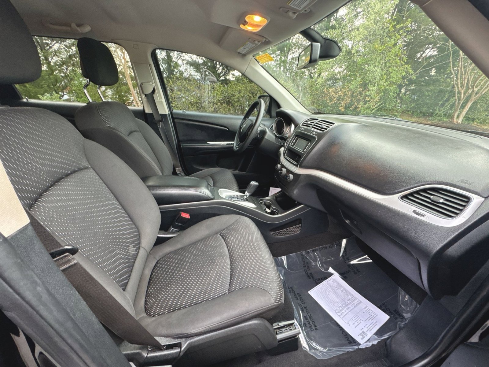 Used 2018 Dodge Journey SE image 31