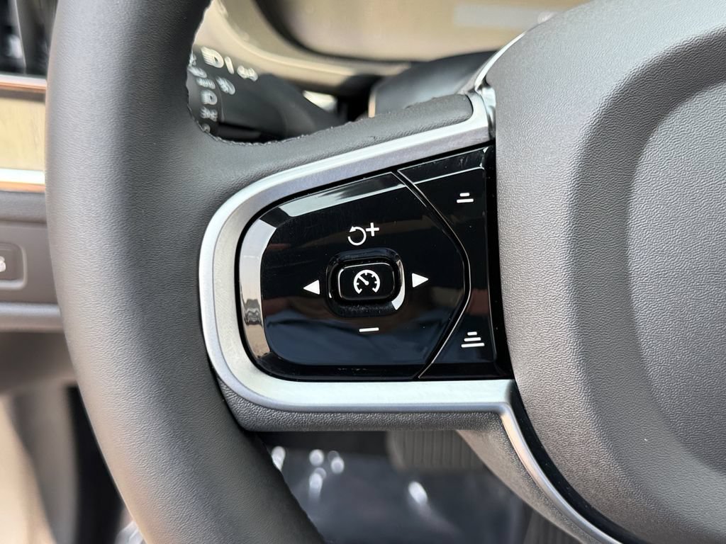 Certified 2026 Volvo XC60 B5 Plus w/ Climate Package AWD/4WD image 22
