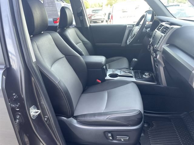 Used 2022 Toyota 4Runner SR5 Premium w/ Moonroof Package AWD/4WD image 40