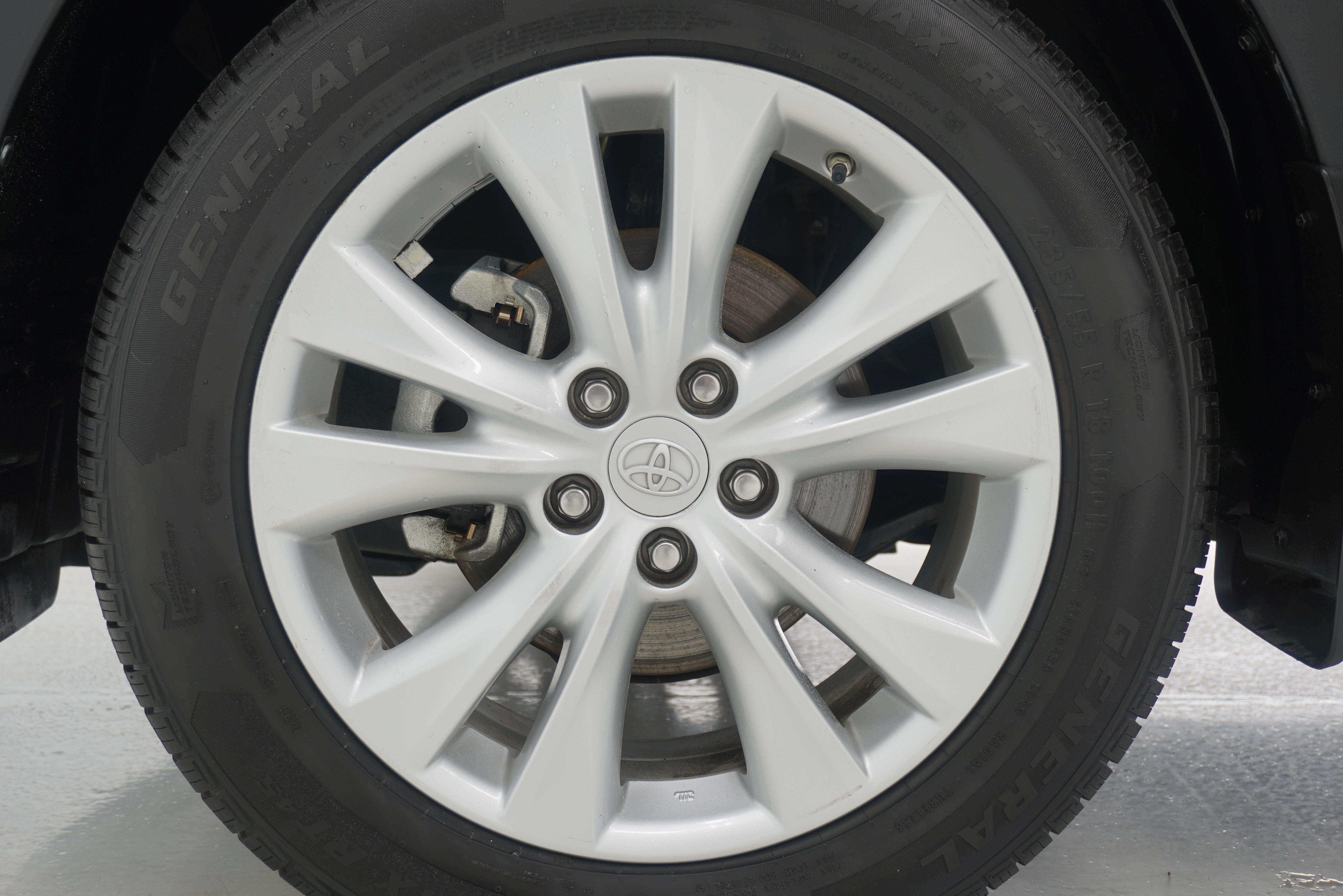 Used 2013 Toyota RAV4 Limited FWD image 29