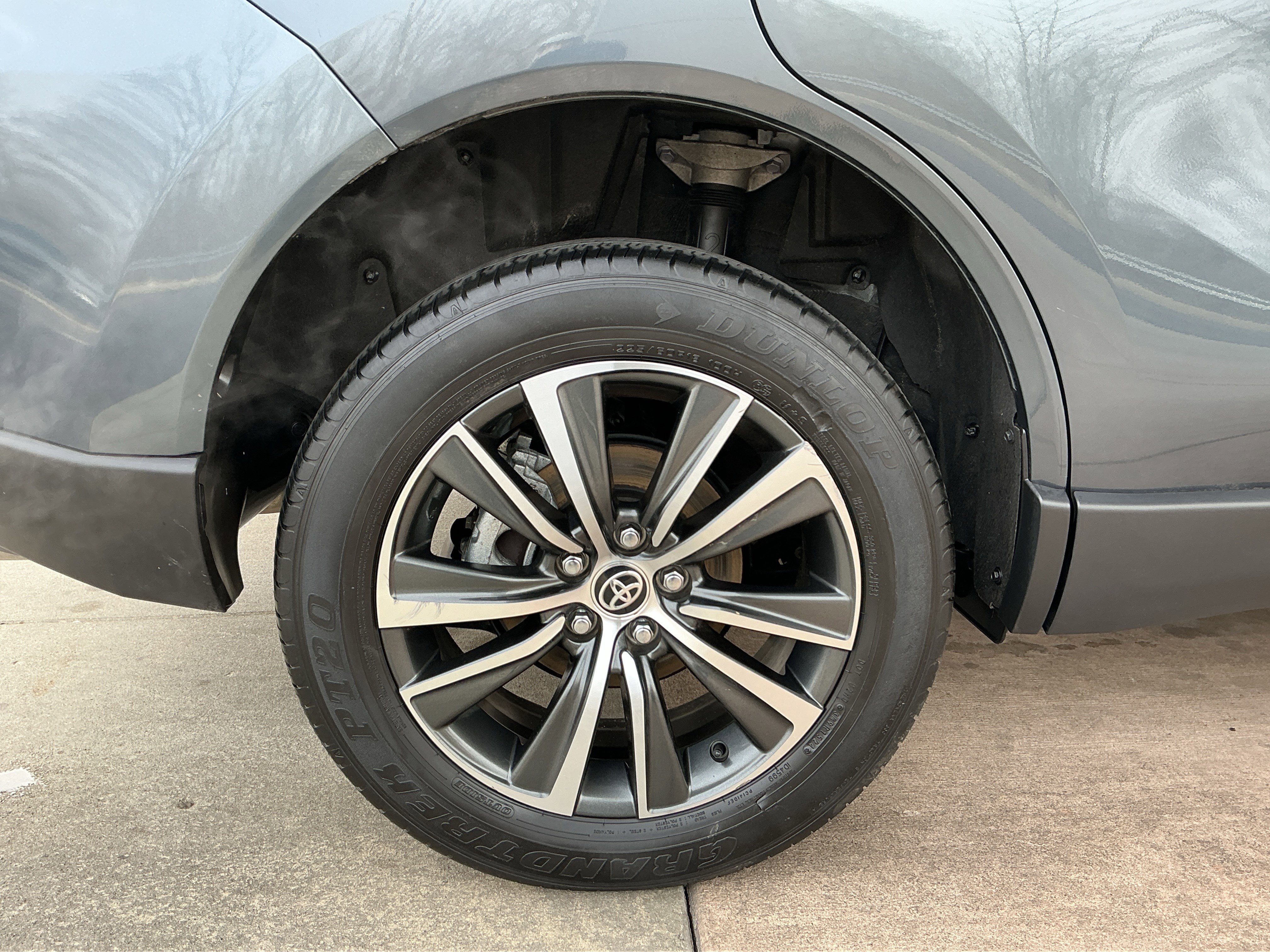 Used 2024 Toyota Venza LE image 29