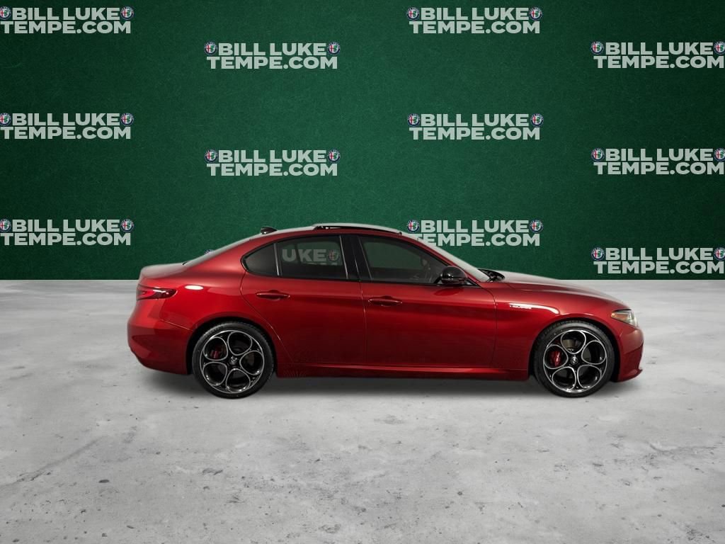Used 2023 Alfa Romeo Giulia Veloce image 5