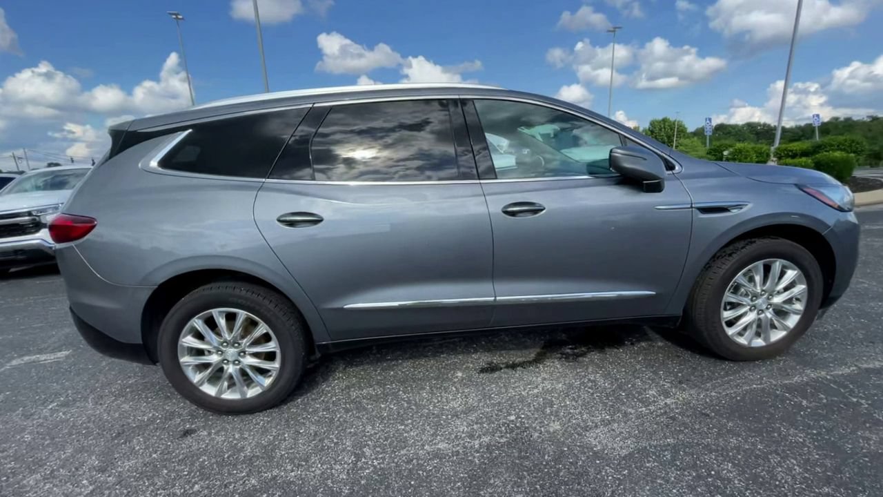 Used 2021 Buick Enclave Premium w/ Surround and Sites Package AWD/4WD image 8