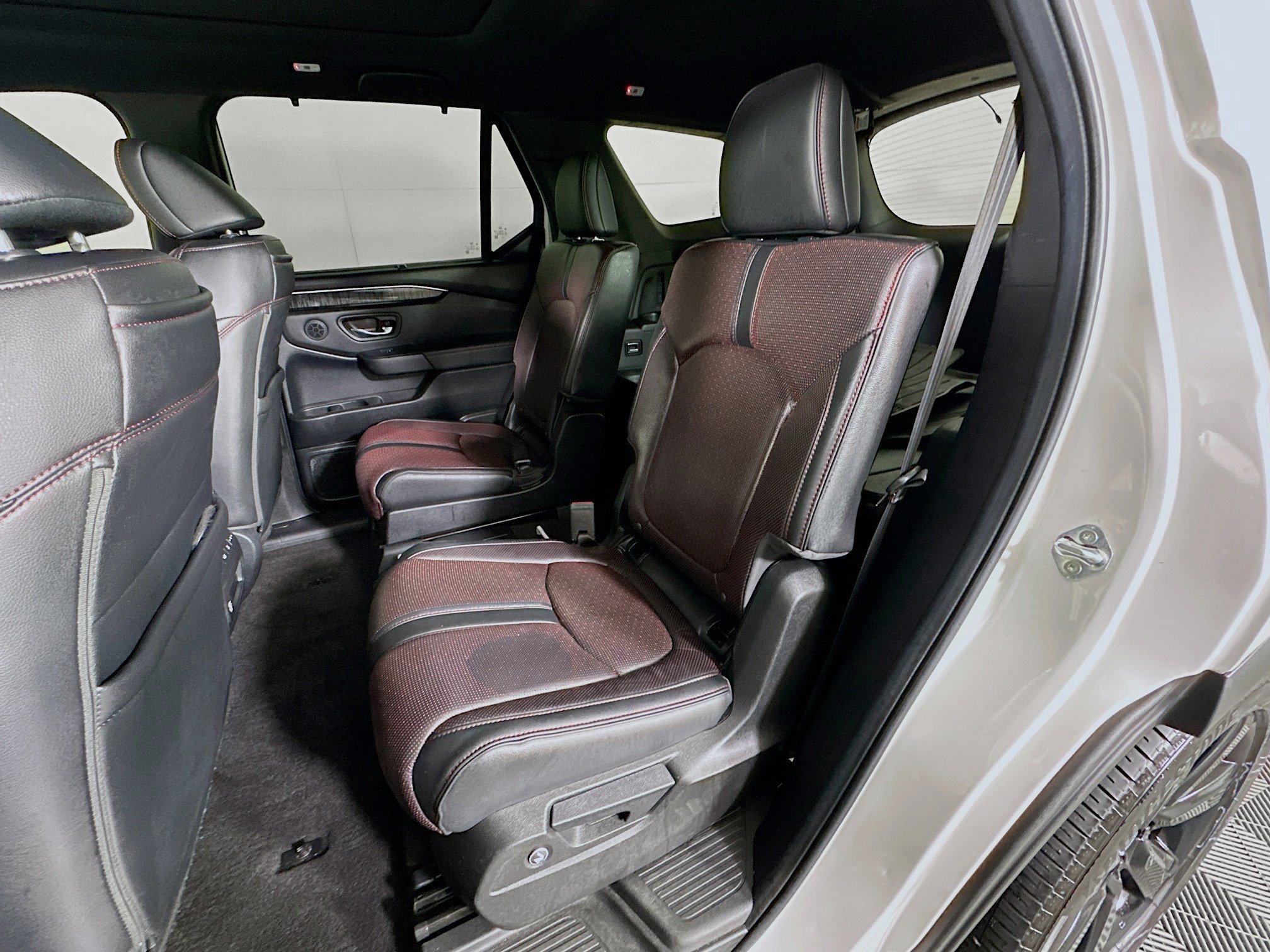 Used 2025 Honda Pilot Black Edition image 26