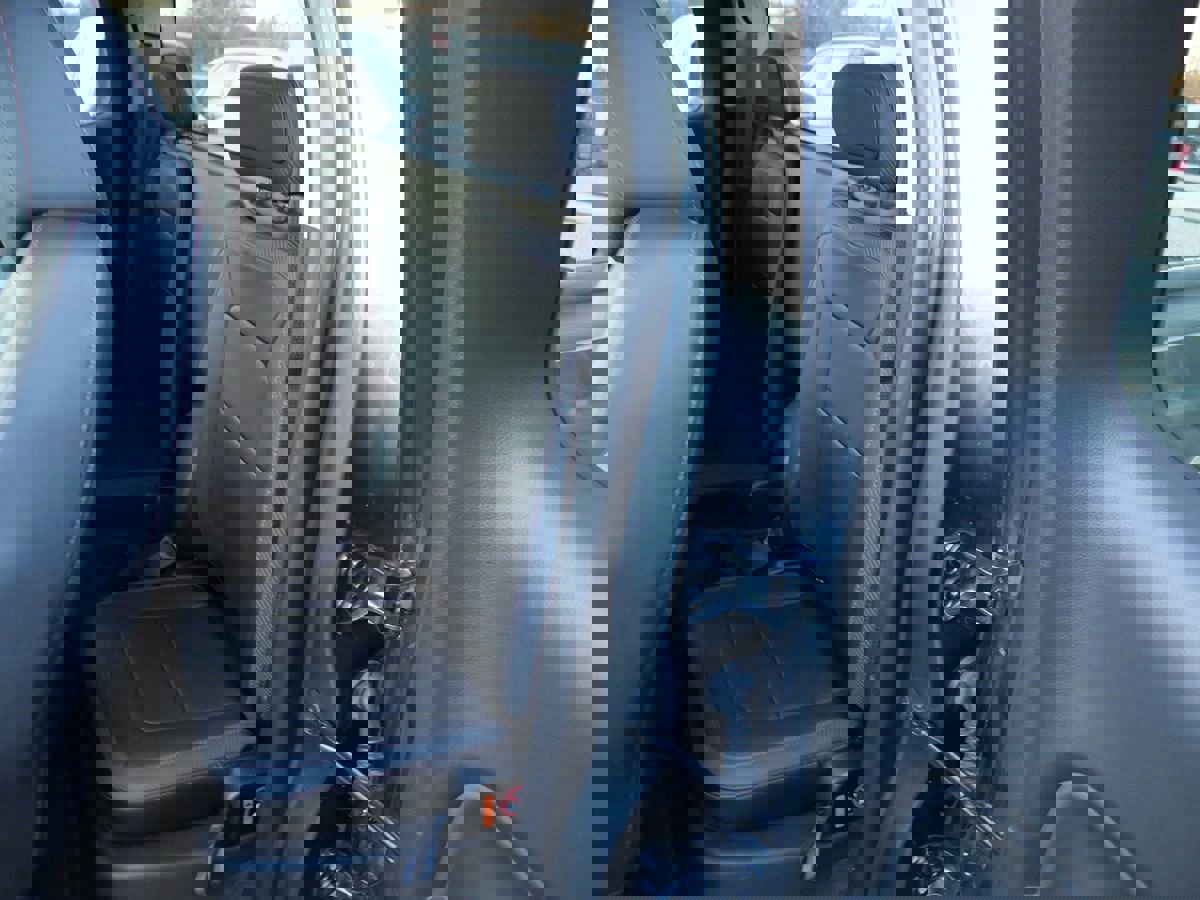 Used 2015 GMC Canyon SLE w/ All-Terrain Package image 18