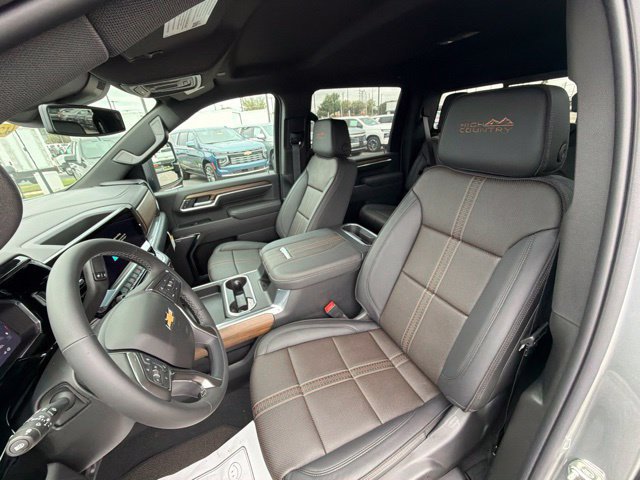 New 2026 Chevrolet Silverado 2500 High Country w/ LPO, Dark Essentials Package AWD/4WD image 25