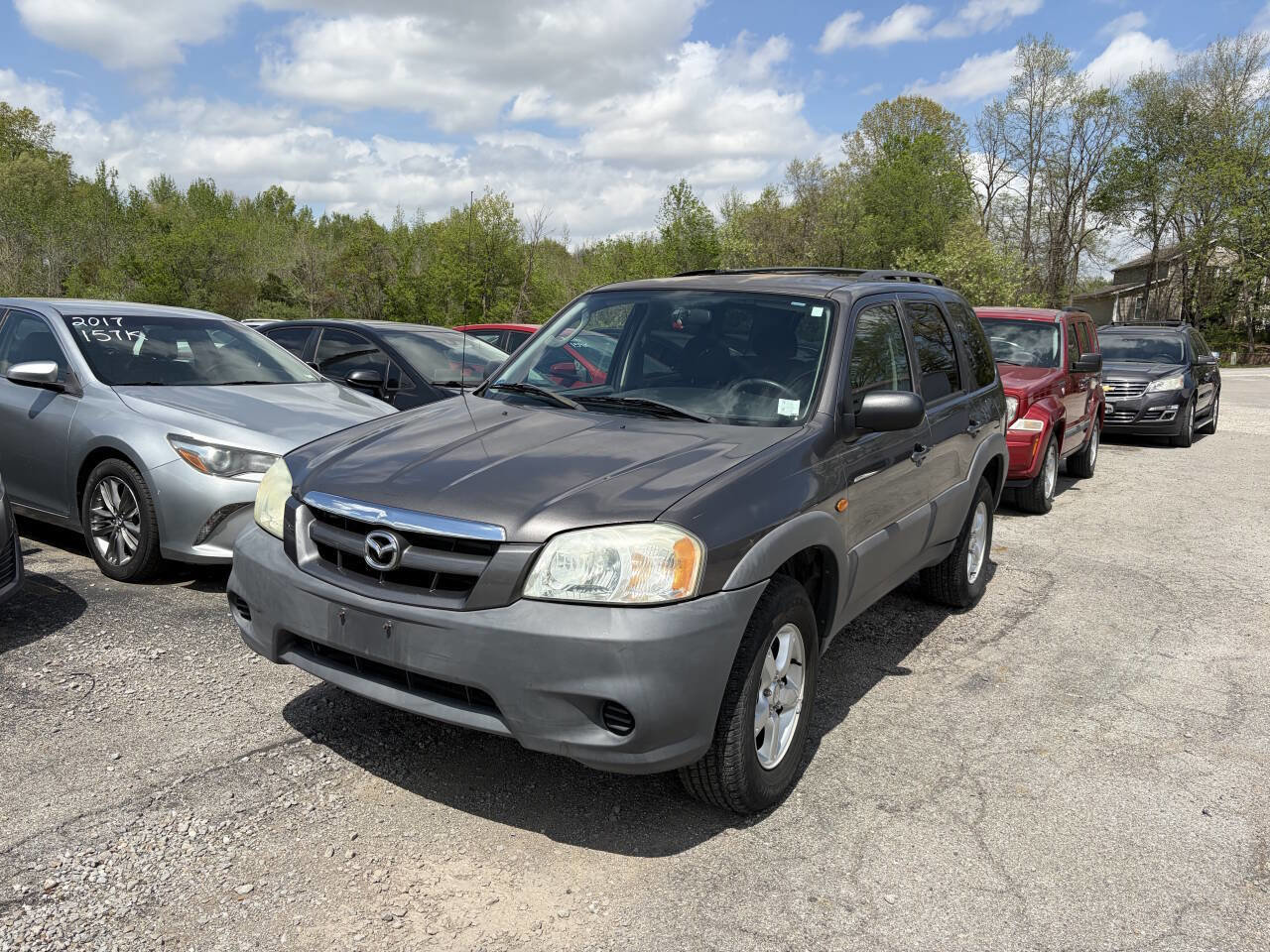 Used 2005 MAZDA Tribute I FWD image 2