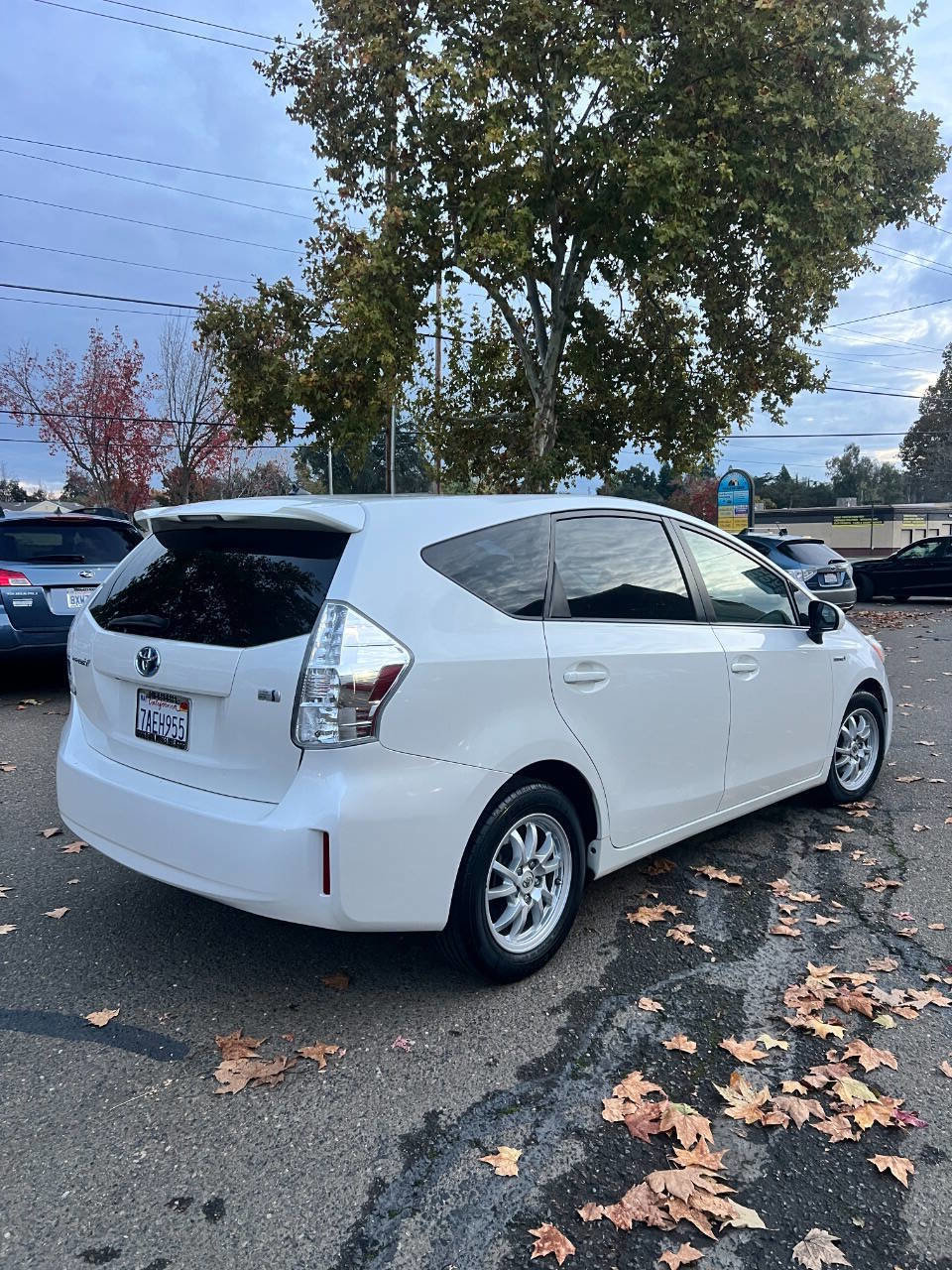 Used 2013 Toyota Prius V Two image 5