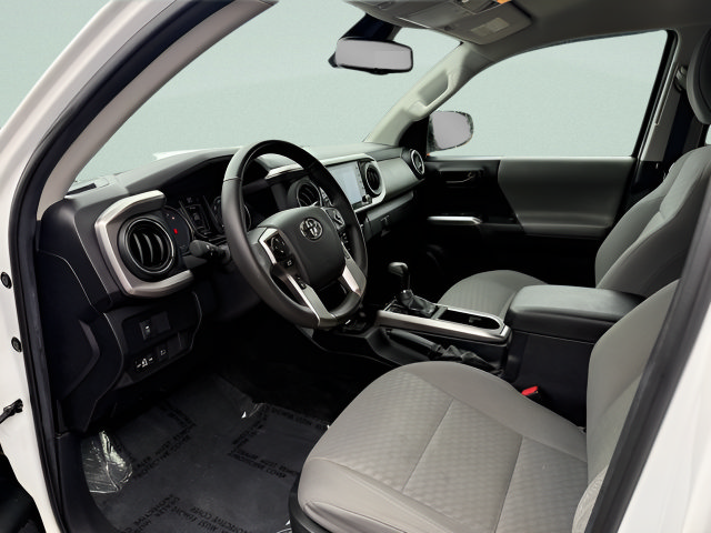 Used 2021 Toyota Tacoma SR5 AWD/4WD image 4