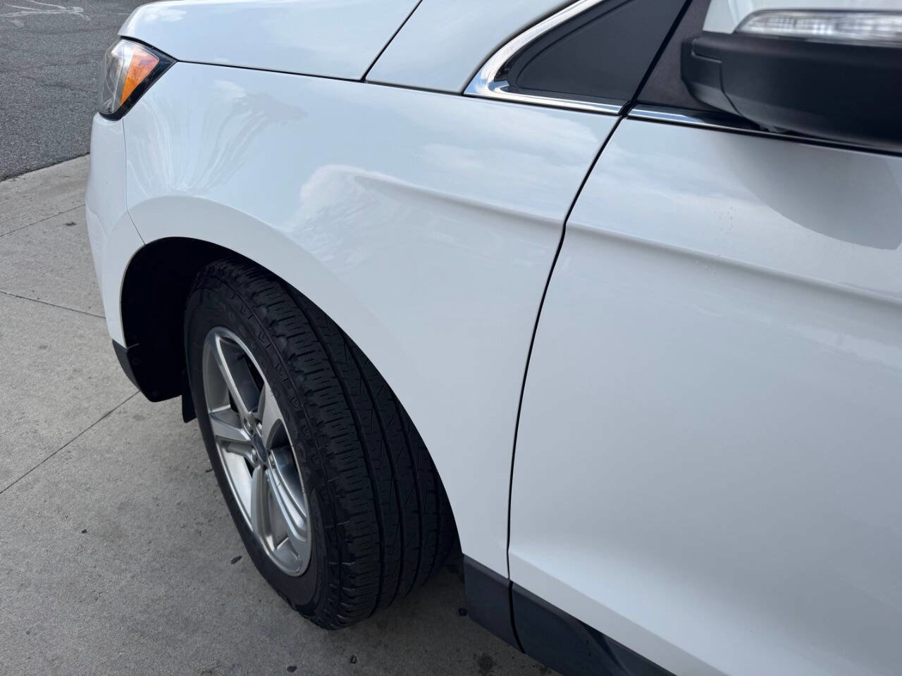 Used 2019 Ford Edge SEL w/ Equipment Group 201A image 6