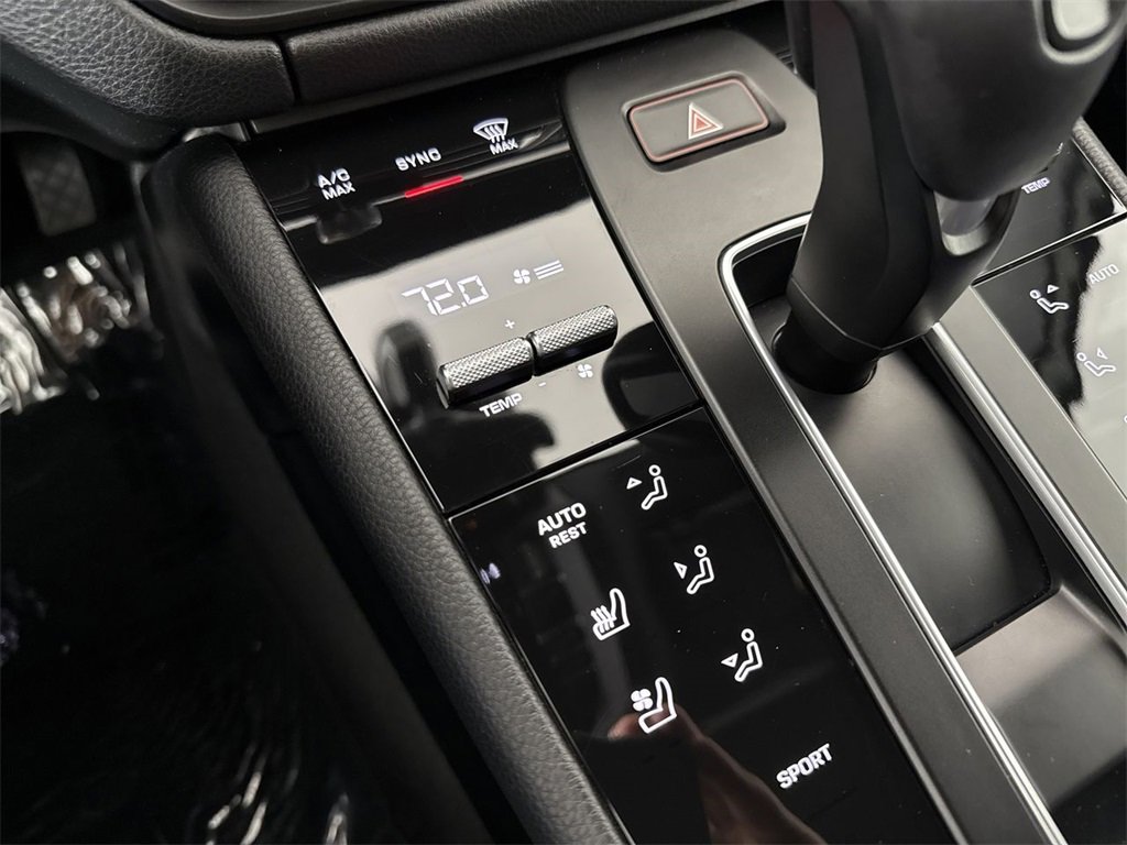 Certified 2023 Porsche Macan Turbo image 31