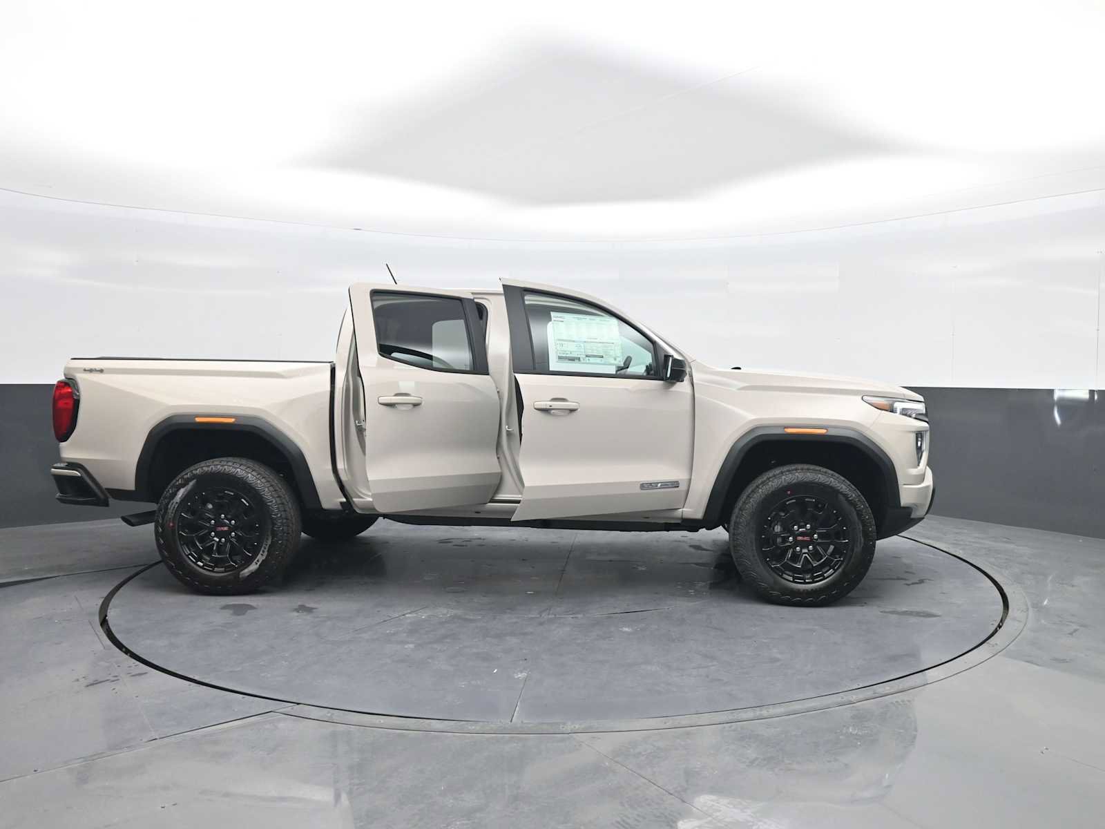 New 2026 GMC Canyon Elevation w/ Convenience Package image 9