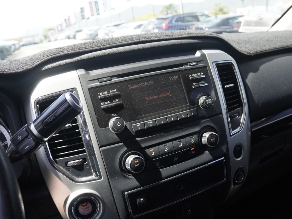 Used 2017 Nissan Titan SV RWD image 16