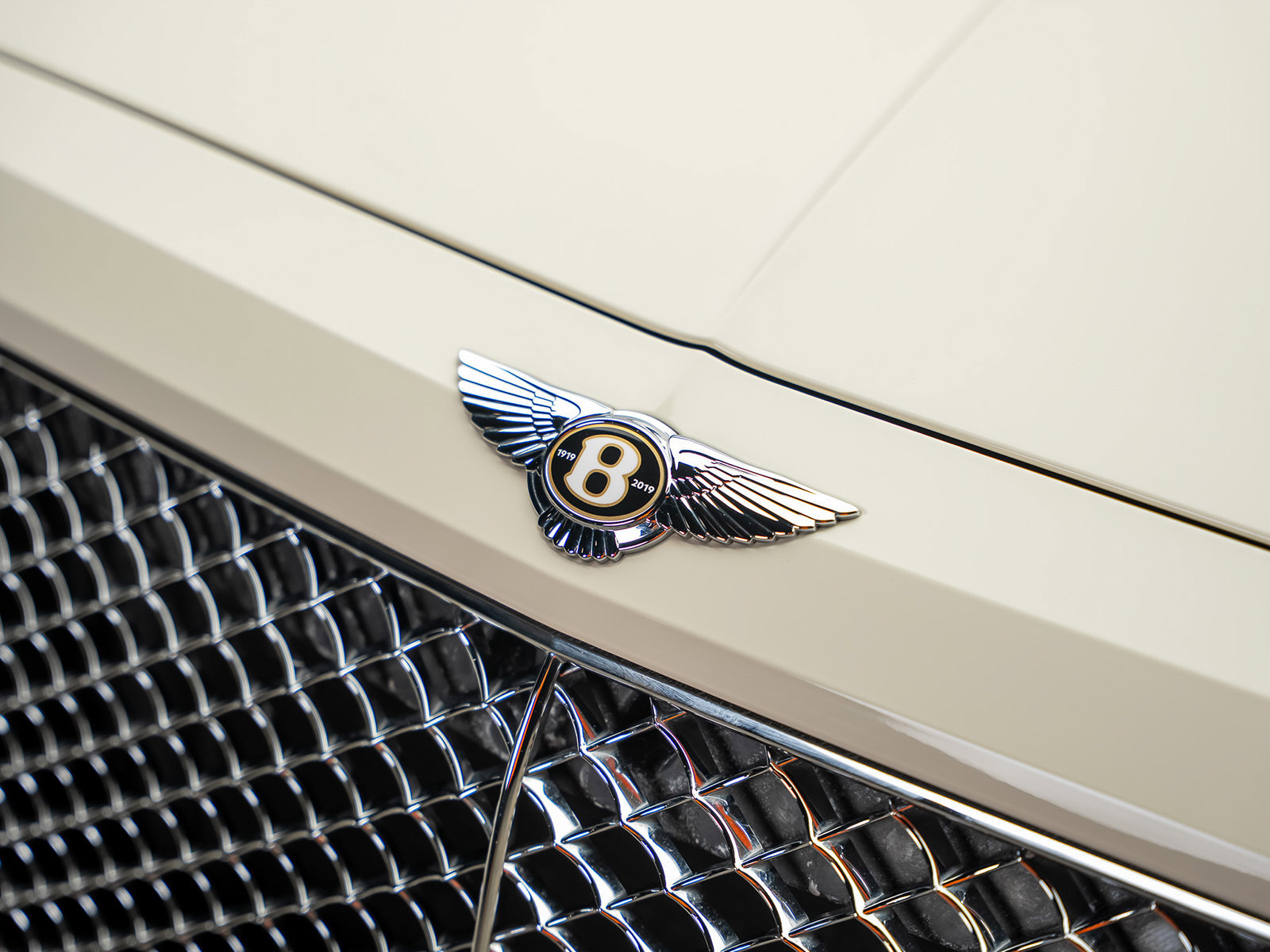 Used 2019 Bentley Bentayga AWD/4WD image 5