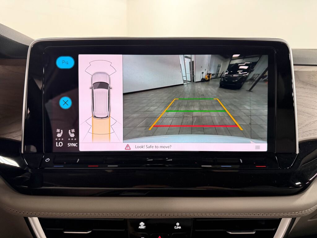 New 2026 Volkswagen Atlas SE image 17