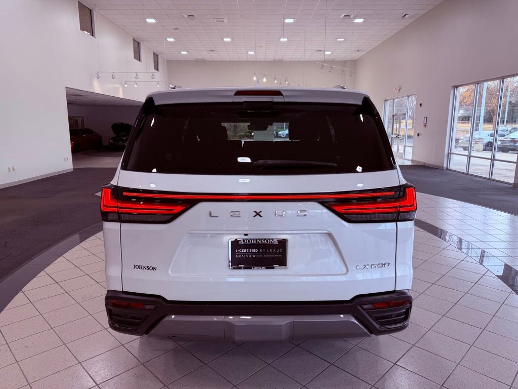 Used 2022 Lexus LX 600 4WD w/ Premium Package image 6
