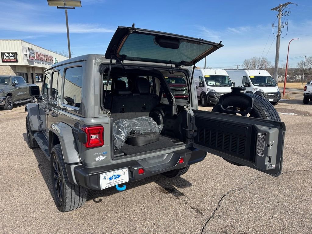 Used 2022 Jeep Wrangler Unlimited Sahara image 5