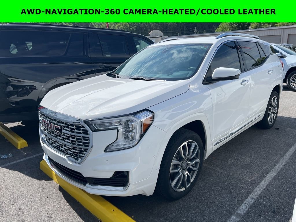Used 2022 GMC Terrain Denali w/ Denali Premium Package AWD/4WD image 1
