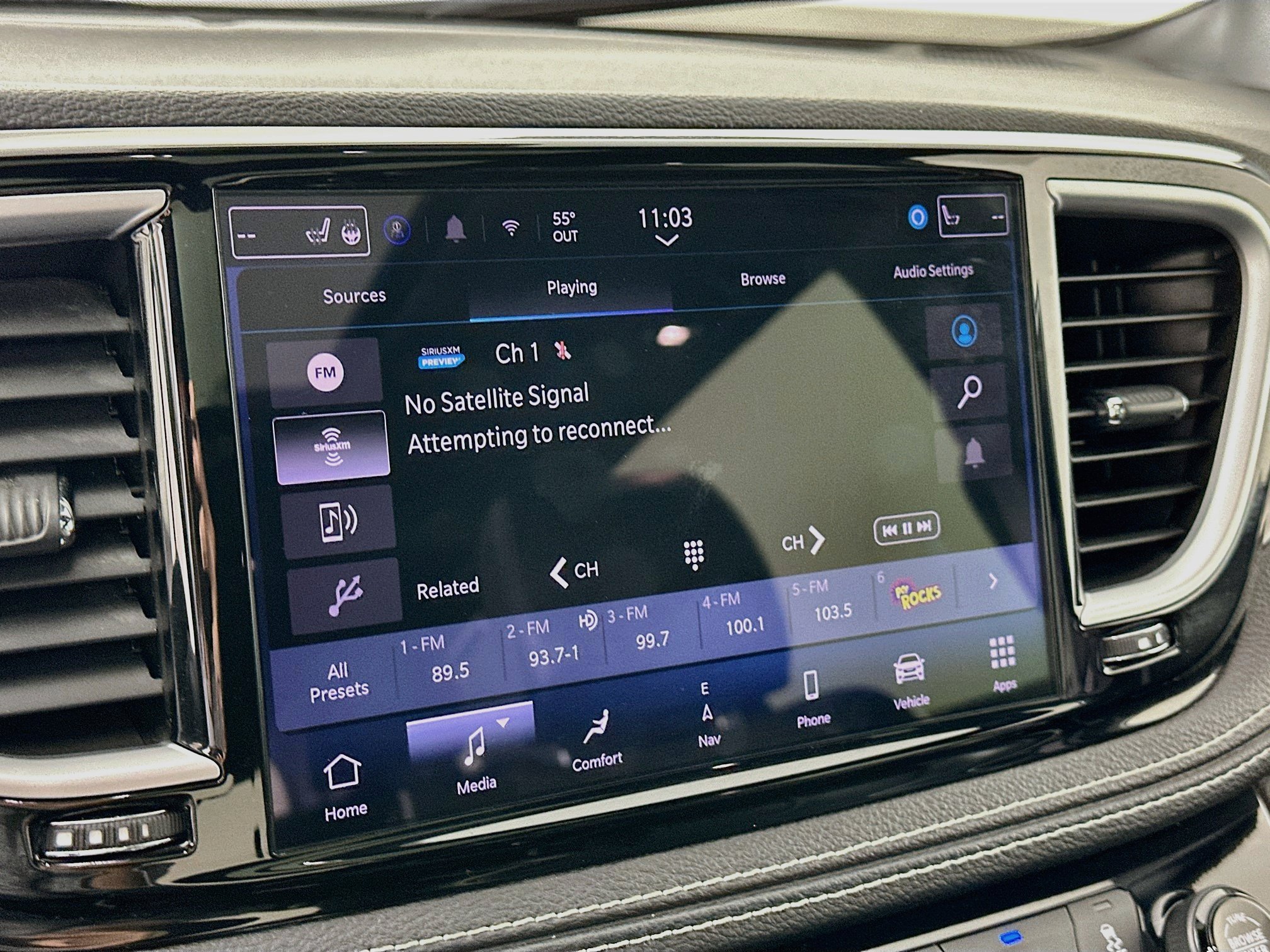 Used 2025 Chrysler Pacifica Limited FWD image 19