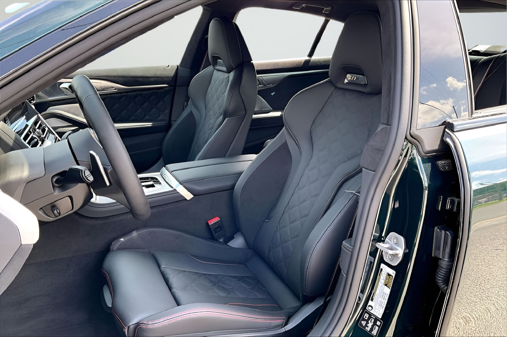 New 2026 BMW M850i xDrive AWD/4WD image 10