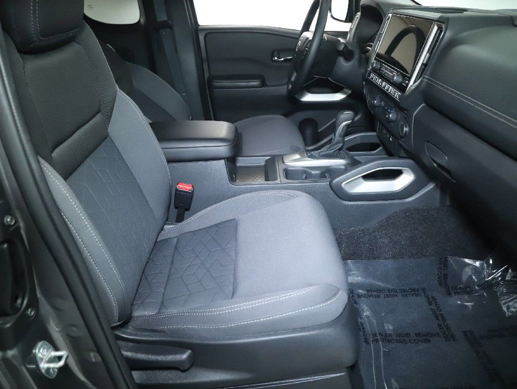 Certified 2025 Nissan Frontier SV image 35
