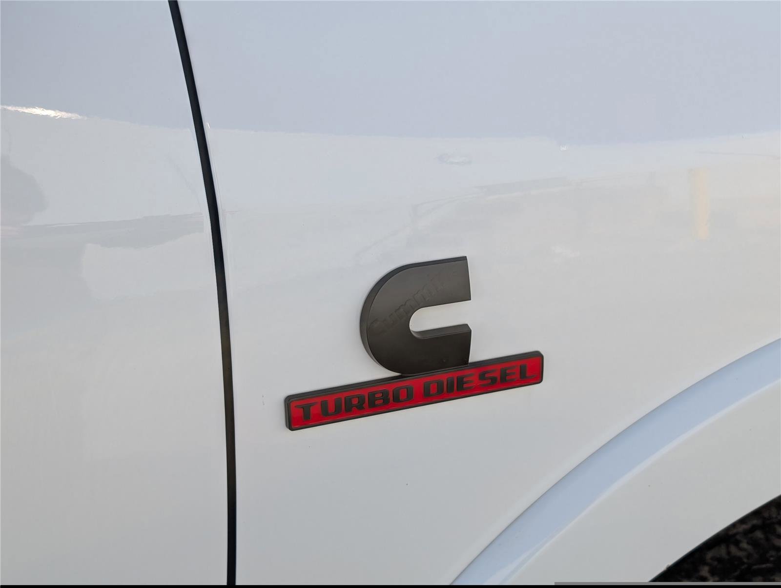 Used 2025 RAM 3500 Limited image 9