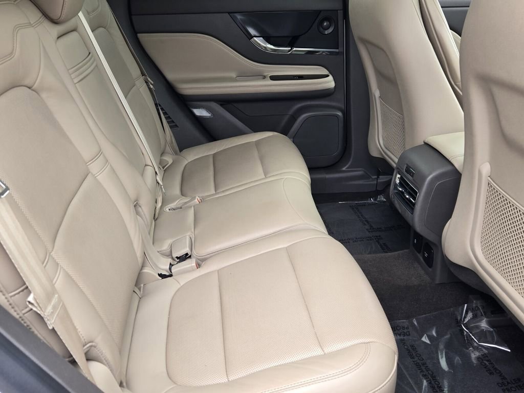 Used 2020 Lincoln Corsair Reserve w/ Equipment Group 202A image 15