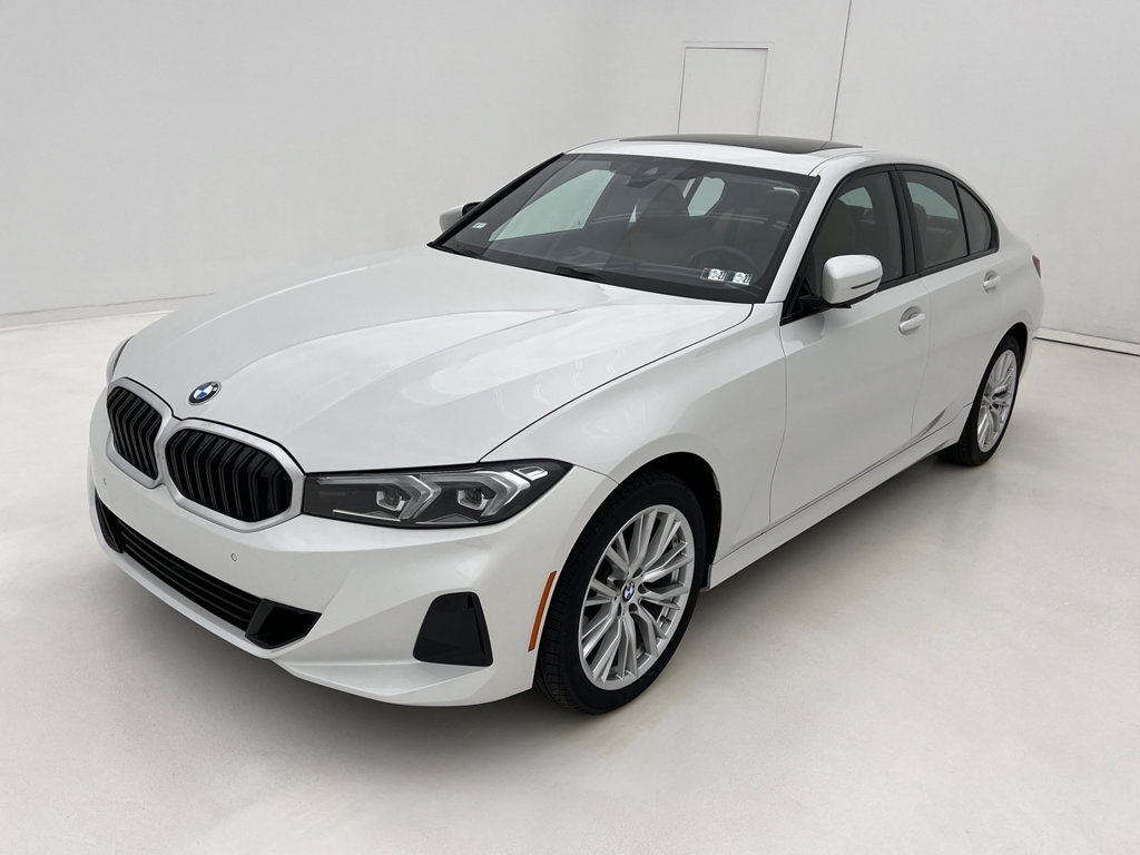 Used 2023 BMW 330i xDrive Sedan w/ Premium Package AWD/4WD image 4