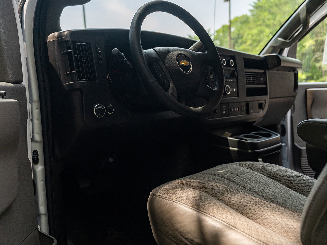 New 2025 Chevrolet Express 2500 Extended image 10