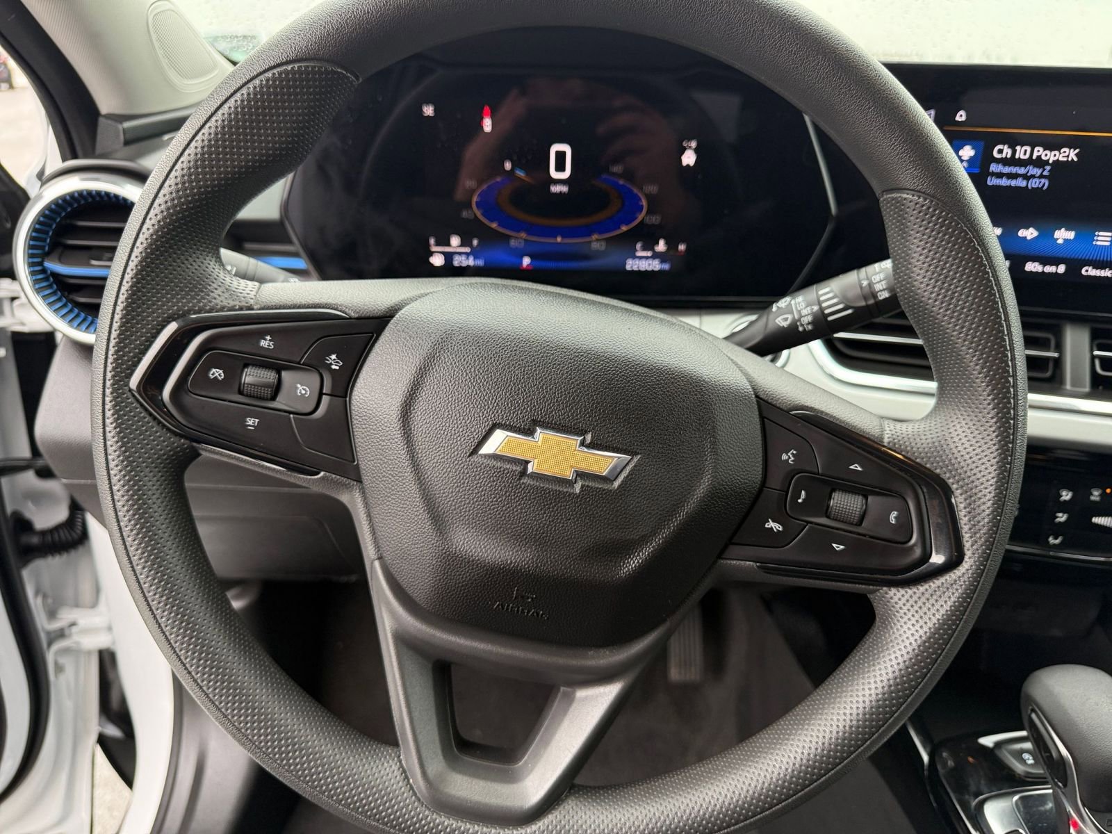 Used 2025 Chevrolet Trax LT image 25