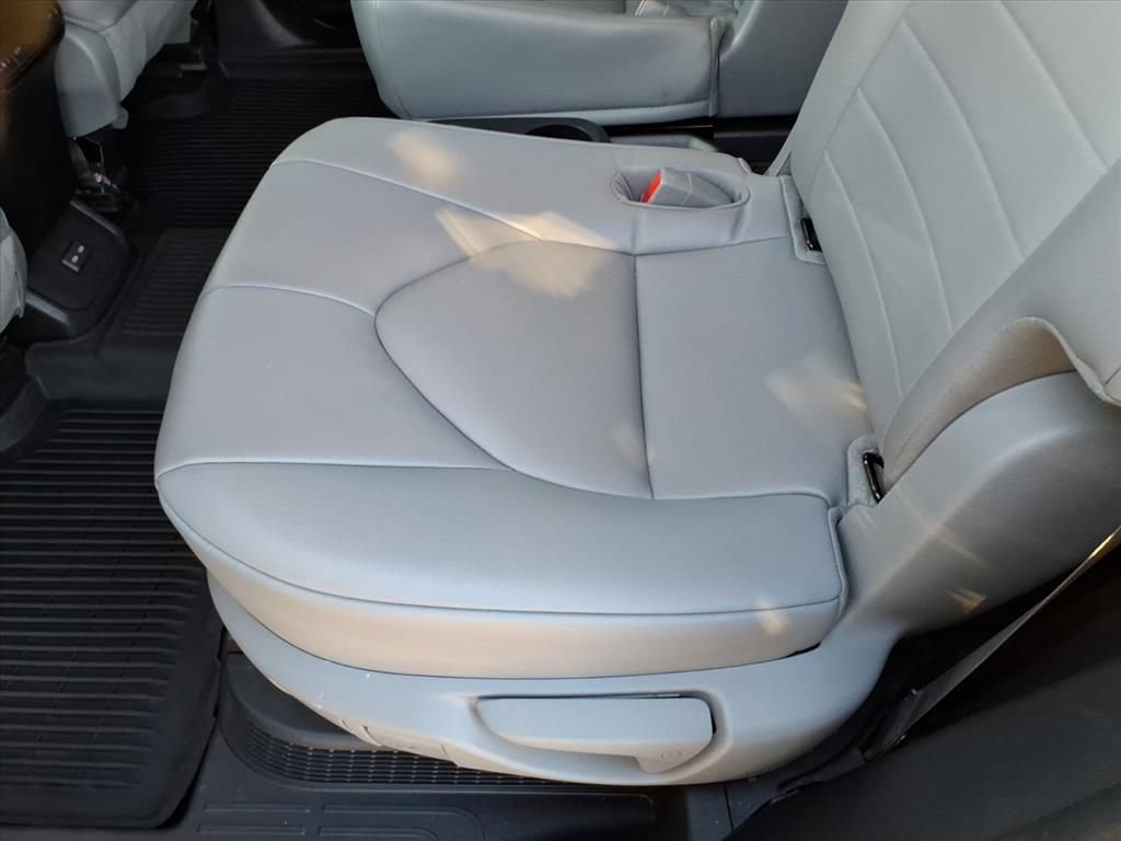 Used 2023 Toyota Highlander XLE image 22