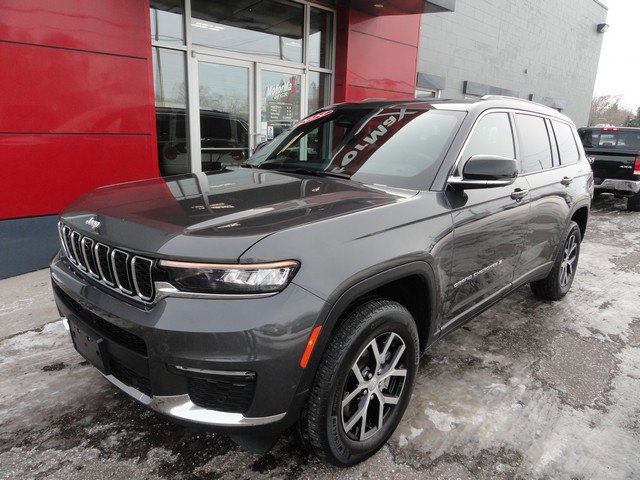 Used 2024 Jeep Grand Cherokee L Limited w/ Luxury Tech Group II image 2