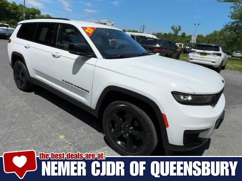 Used 2023 Jeep Grand Cherokee L Laredo AWD/4WD image 2