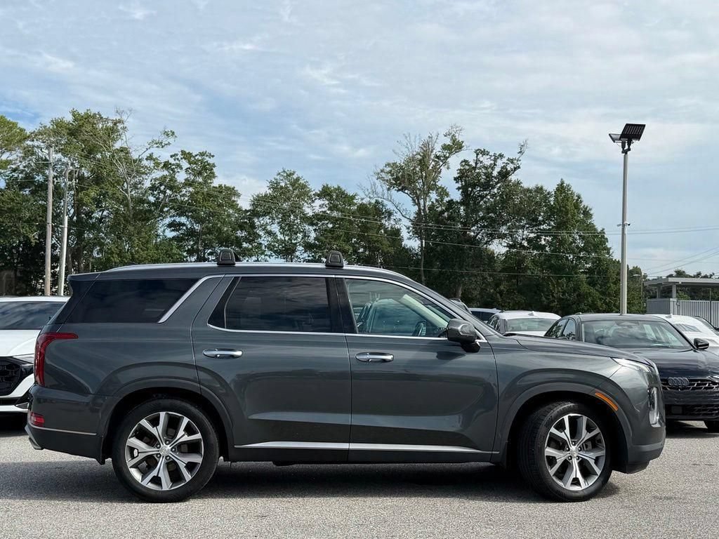 Used 2022 Hyundai Palisade SEL w/ Premium Package FWD image 2