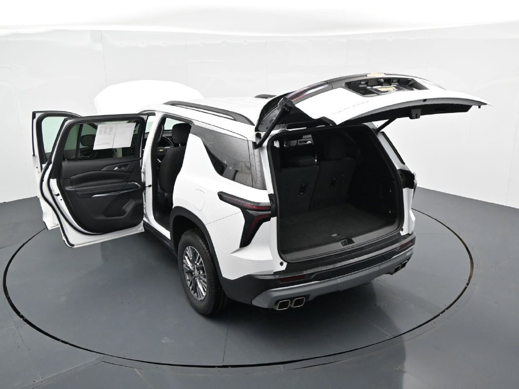Used 2024 Chevrolet Traverse LT FWD image 34