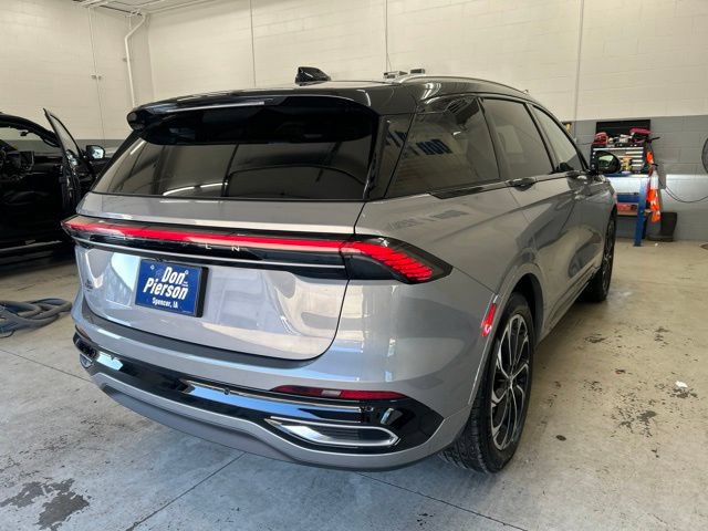 Used 2025 Lincoln Nautilus Reserve AWD/4WD image 4