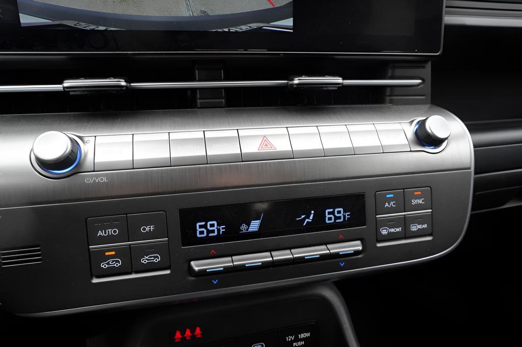 Used 2025 Hyundai Kona SEL image 21