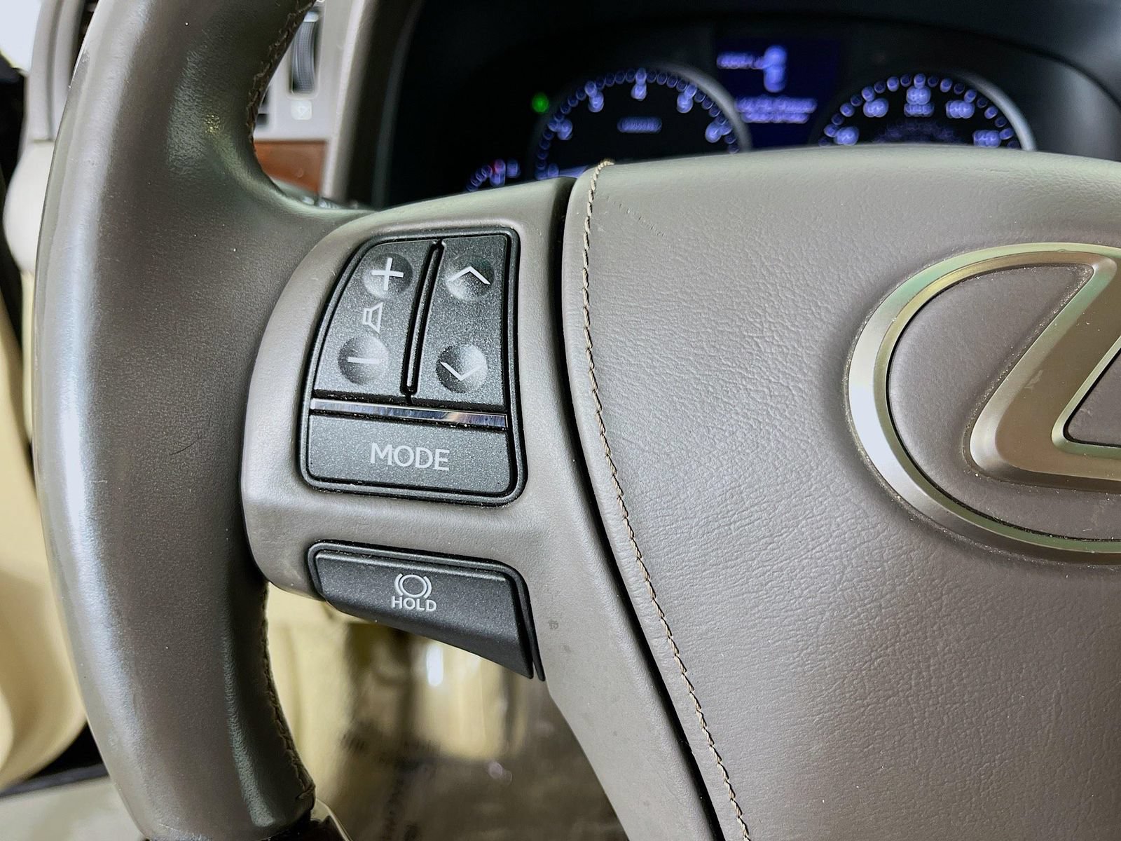 Used 2017 Lexus LS 460 w/ Comfort Package RWD image 14
