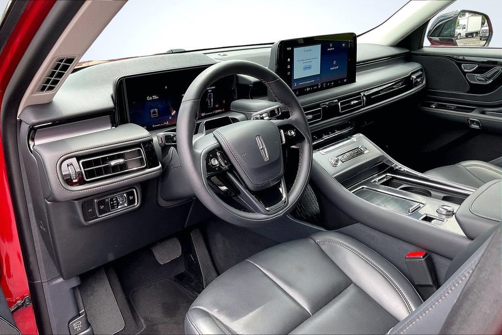 Used 2026 Lincoln Aviator 2WD image 19