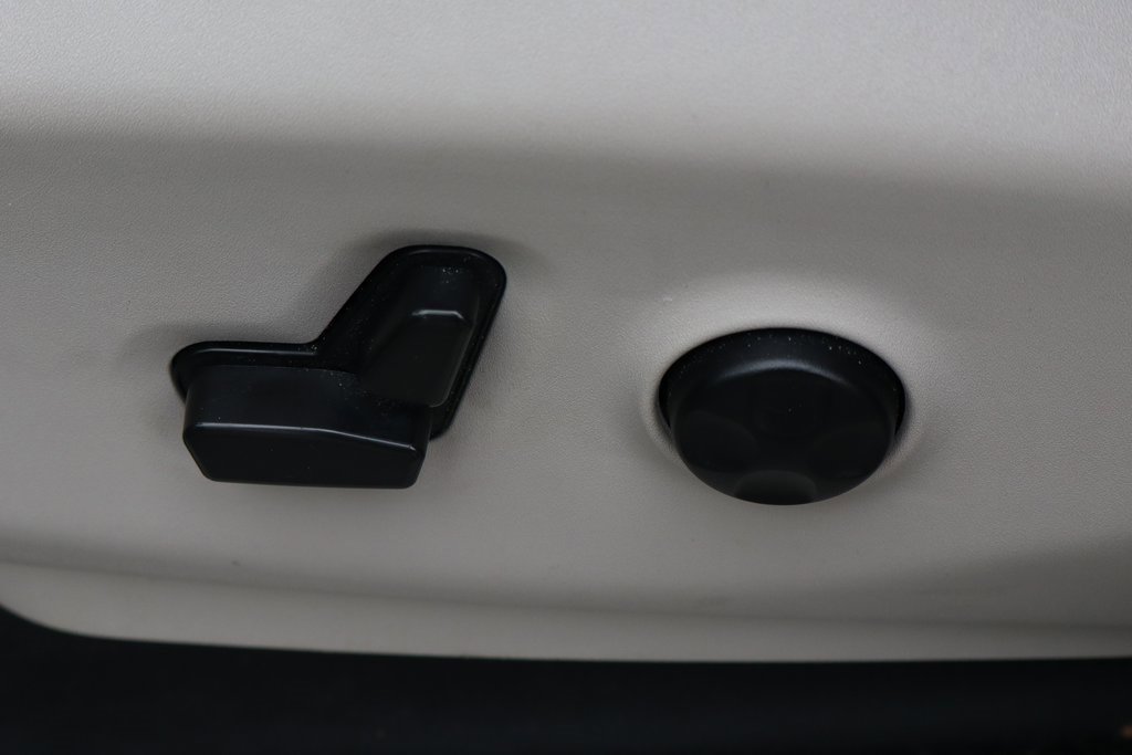 Used 2021 Chrysler Pacifica Touring-L image 18