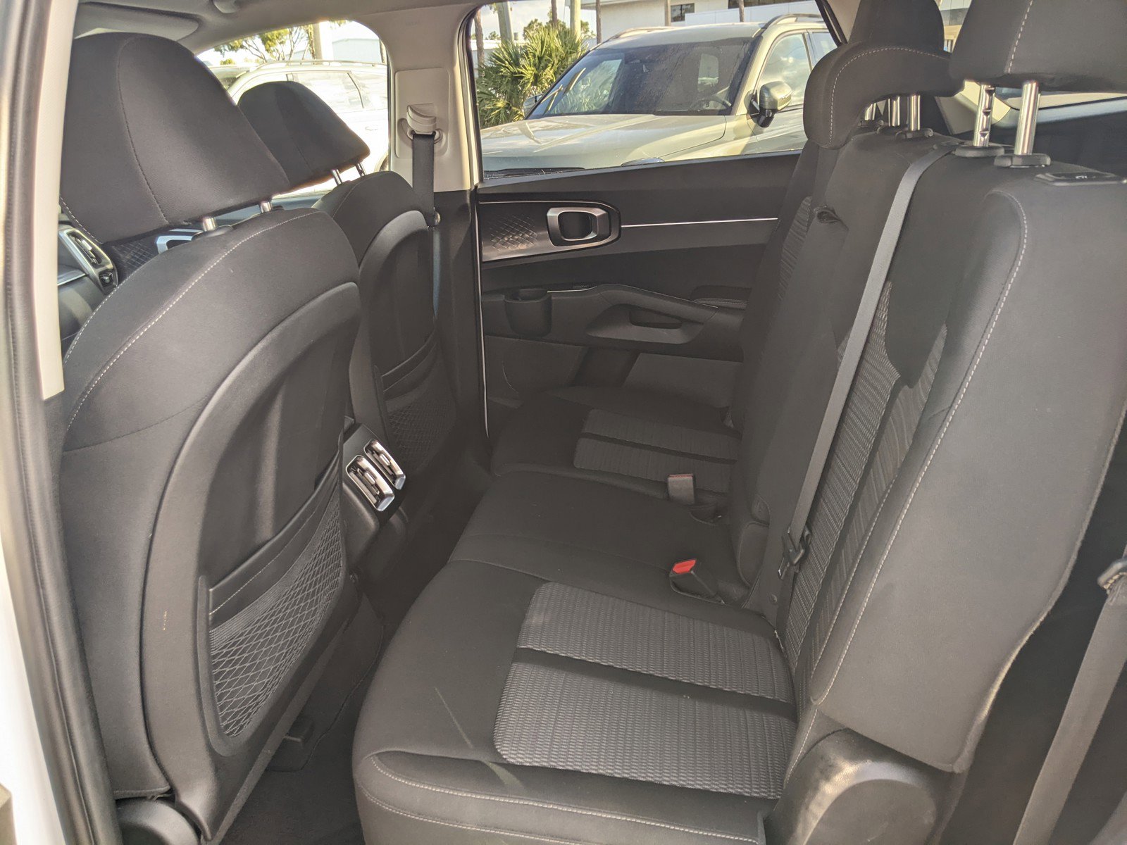 Used 2023 Kia Sorento LX image 20