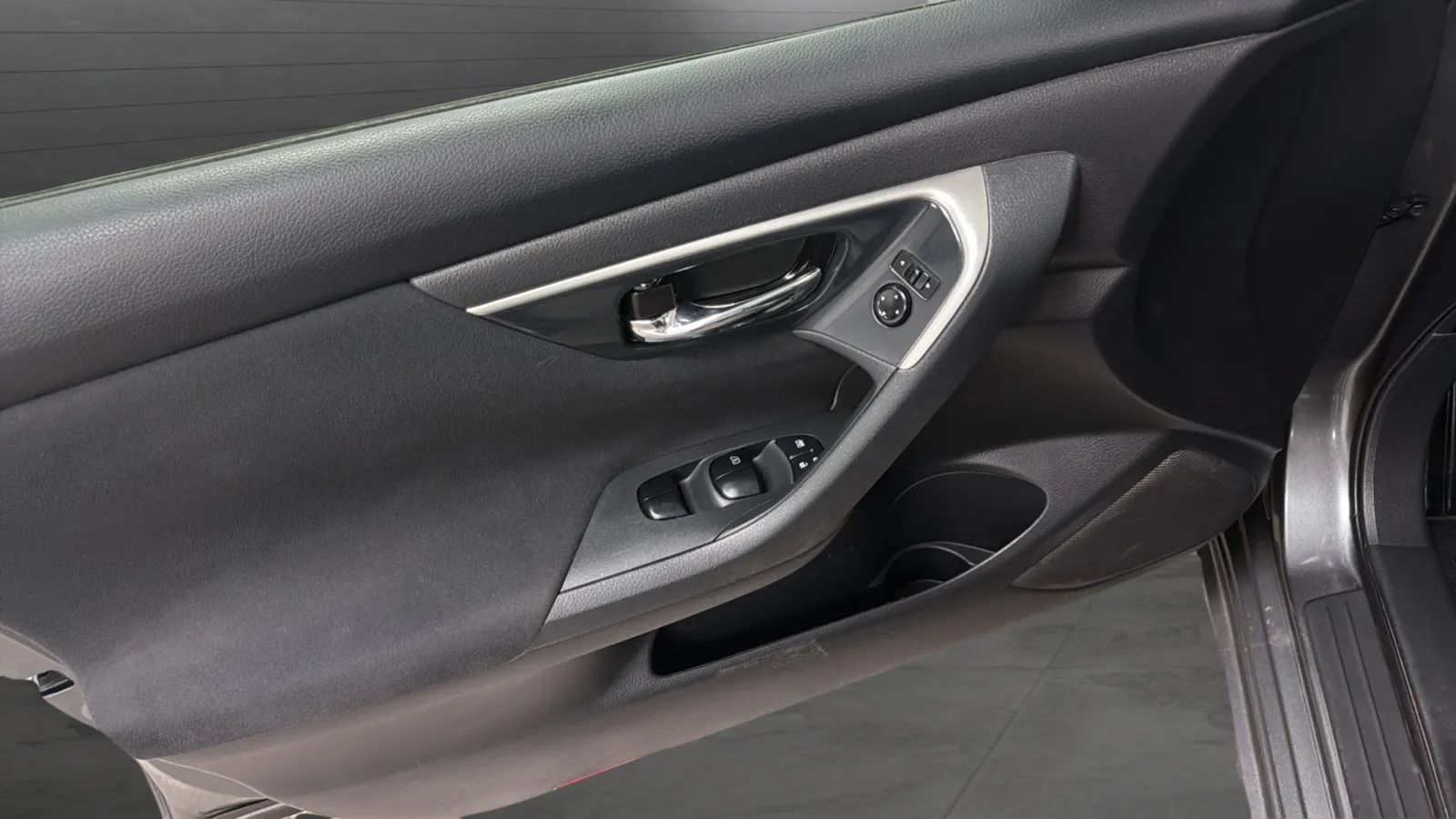 Used 2014 Nissan Altima 2.5 S w/ Display Audio Package FWD image 18